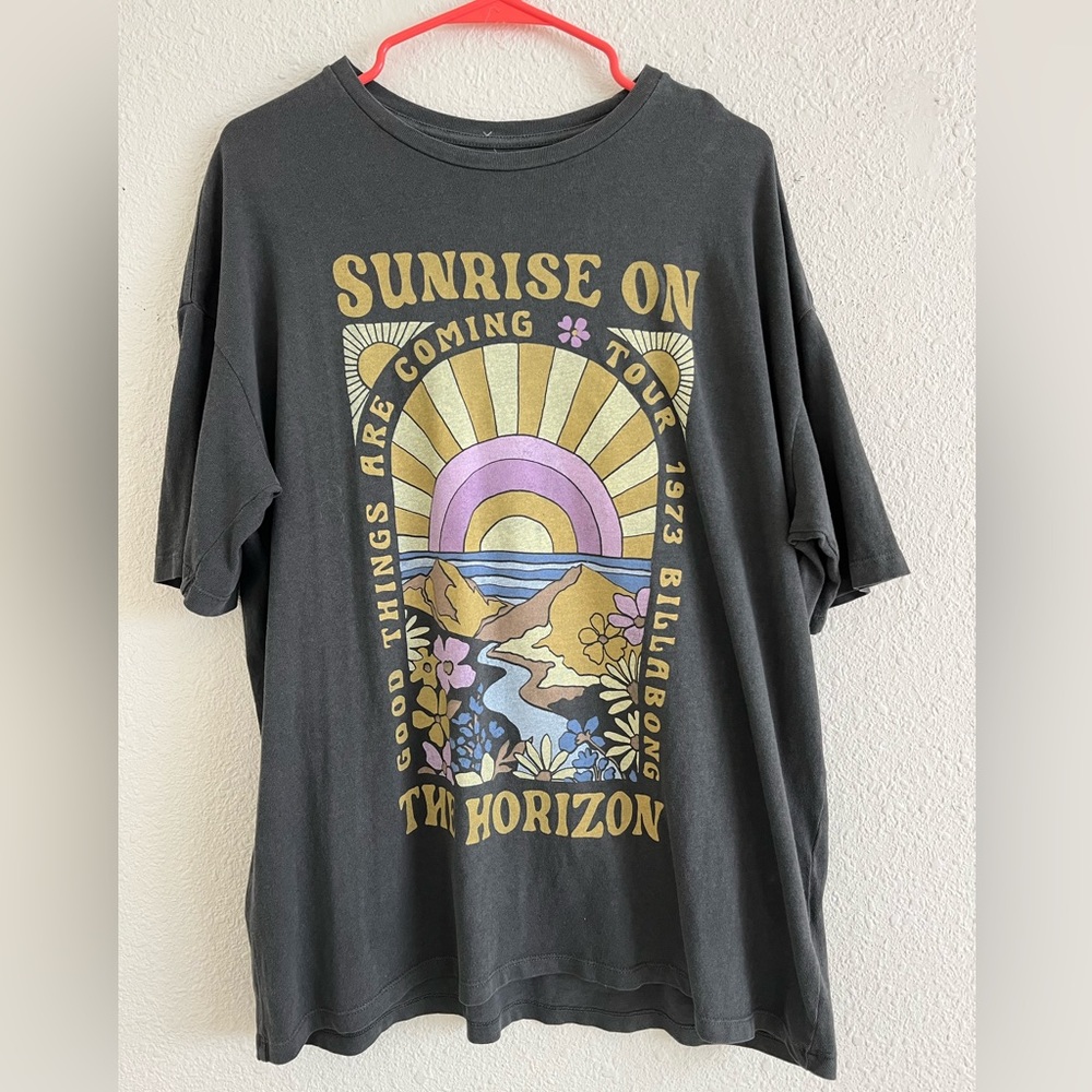 Billabong Oversized Graphic Tee-NWT!